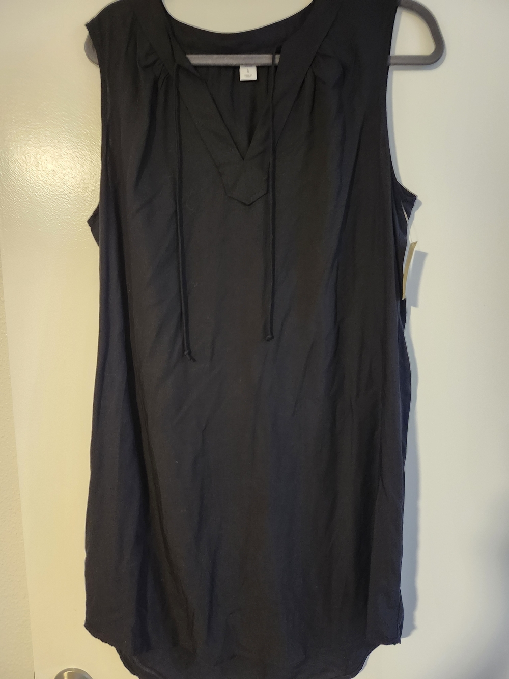 Old Navy Navy Sleeveless V-Neck Tank with Drawstring